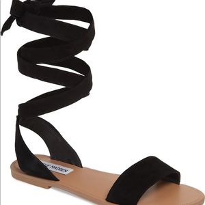 Steve Madden Reputation Sandals in black